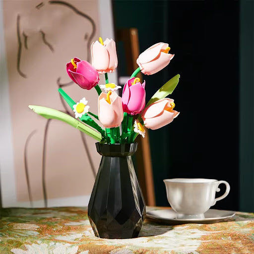 Kytice tulipánů včetně vázy - Nezvadne